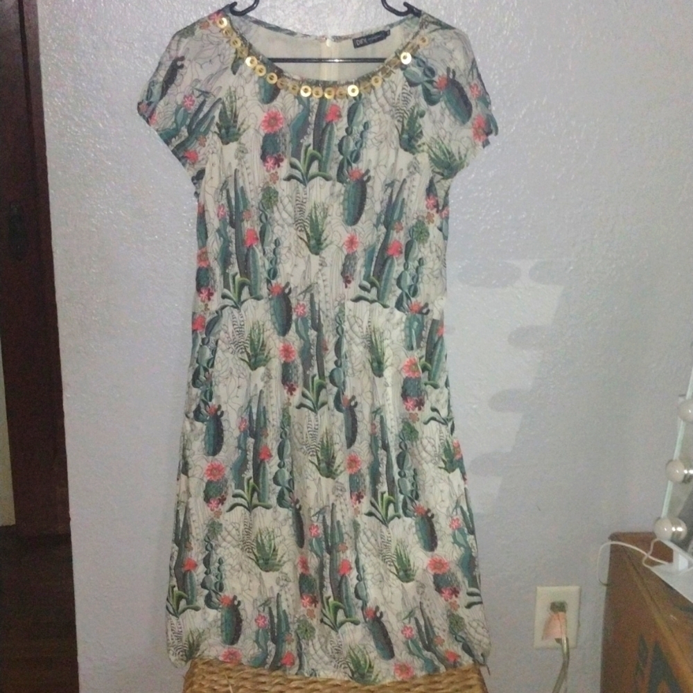 Midi Cactus Print Dress with Coin and Chain Like Detail Near Collar XS
